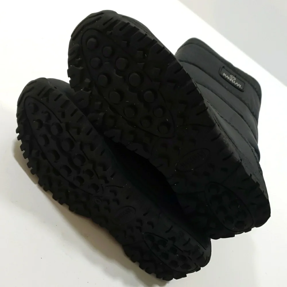 Magellan~Boot's Size 4~Black